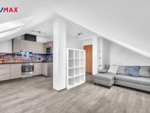 Pronájem bytu 1+kk, Milovice - Mladá, Slepá, 42 m2