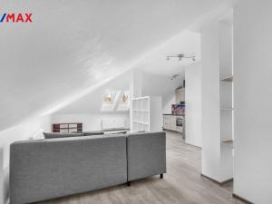 Pronájem bytu 1+kk, Milovice - Mladá, Slepá, 42 m2