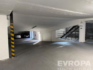 Prodej garážového stání, Praha - Podolí, Pod Klaudiánkou, 13 m2