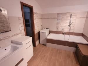 Prodej rodinného domu, Straškov-Vodochody - Straškov, 100 m2