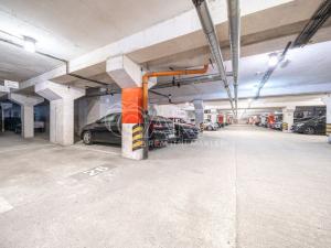 Pronájem garážového stání, Praha - Kamýk, Růženínská, 11 m2