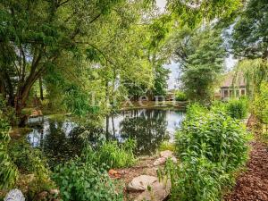 Prodej ubytování, Hluboká nad Vltavou, 1114 m2