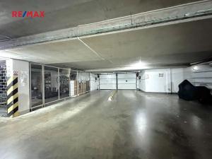 Pronájem garáže, Praha - Košíře, Zahradníčkova, 18 m2