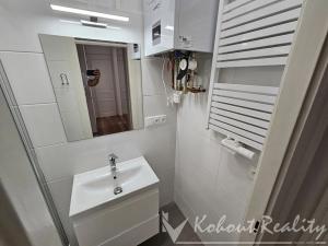 Pronájem bytu 2+1, Praha - Strašnice, Věšínova, 65 m2