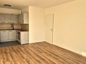 Pronájem bytu 2+kk, Praha - Prosek, Čakovická, 54 m2