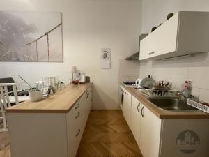 Pronájem bytu 2+kk, Praha - Vršovice, Kodaňská, 53 m2
