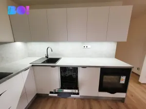 Pronájem bytu 2+kk, Karviná, Bratr. Veverkových, 51 m2