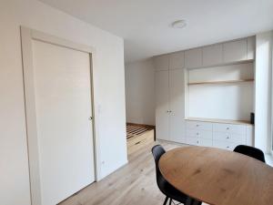 Pronájem bytu 1+kk, Praha - Strašnice, Strančická, 33 m2