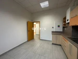 Pronájem kanceláře, Brno, Traťová, 204 m2