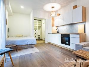 Pronájem bytu 1+kk, Praha - Hlubočepy, Pod Žvahovem, 28 m2