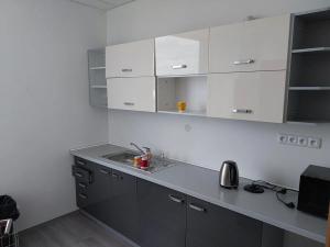 Pronájem kanceláře, Brno, Heršpická, 366 m2