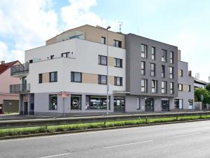 Pronájem bytu 1+kk, Praha - Liboc, Evropská, 56 m2