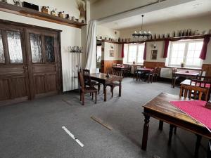 Pronájem restaurace, Liblice, 392 m2