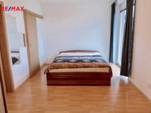 Pronájem bytu 2+kk, Jesenice, Nákupní, 55 m2