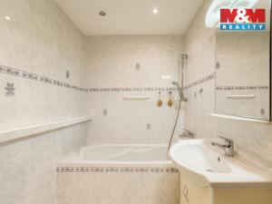 Pronájem bytu 2+1, Trutnov - Střední Předměstí, Papírenská, 61 m2