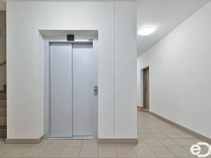 Pronájem bytu 2+kk, Praha, Pod radnicí, 51 m2