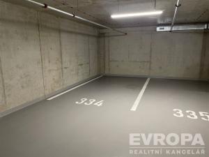 Pronájem garážového stání, Praha - Strašnice, Ramonova, 16 m2
