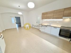 Pronájem bytu 2+kk, Strakonice - Strakonice I, Velké náměstí, 60 m2