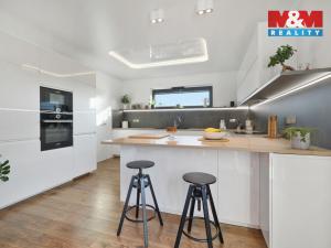 Prodej rodinného domu, Loukovec, 213 m2