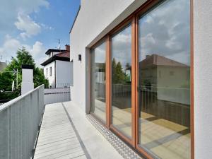 Pronájem bytu 1+kk, Praha - Liboc, Evropská, 56 m2