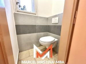 Pronájem bytu 2+1, Náchod, Husovo náměstí, 74 m2