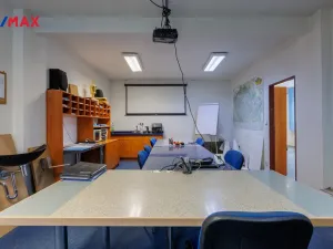 Prodej výrobních prostor, Karlovy Vary - Rybáře, Sokolovská, 1766 m2