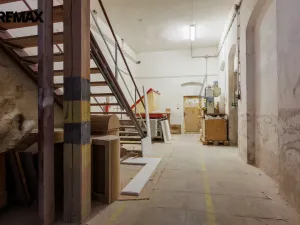 Prodej výrobních prostor, Karlovy Vary - Rybáře, Sokolovská, 1766 m2