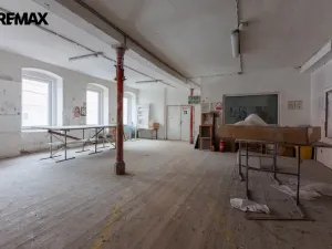 Prodej výrobních prostor, Karlovy Vary - Rybáře, Sokolovská, 1766 m2