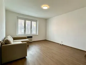 Pronájem bytu 2+1, Cheb, Májová, 63 m2