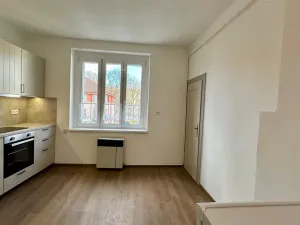 Pronájem bytu 2+1, Cheb, Májová, 63 m2