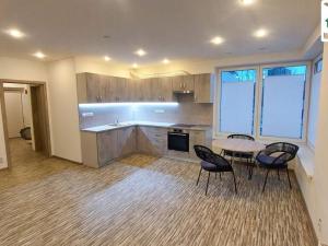 Prodej bytu 2+kk, Cheb, Na Nivách, 58 m2