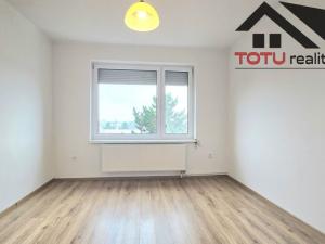 Prodej bytu 3+1, Jaroměř, Na Cihelnách, 75 m2