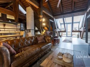 Prodej atypického bytu, Mikulov, Komenského, 164 m2