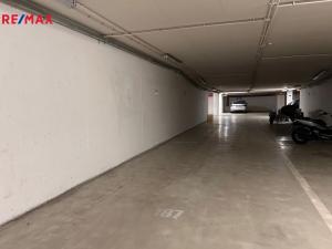 Prodej garážového stání, Hradec Králové - Pražské Předměstí, Haškova, 19 m2