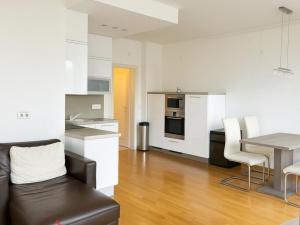 Pronájem bytu 2+kk, Praha - Michle, Baarova, 65 m2