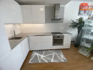 Prodej bytu 2+kk, Praha - Uhříněves, Nové náměstí, 57 m2