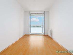 Pronájem bytu 3+1, Praha - Černý Most, Vybíralova, 77 m2