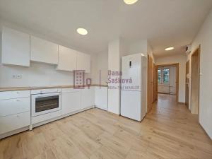 Pronájem bytu 2+1, Jindřichův Hradec, sídliště U Nádraží, 50 m2