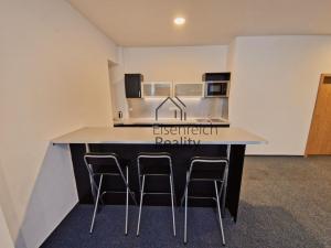 Pronájem kanceláře, Hradec Králové - Nový Hradec Králové, Na Brně, 250 m2