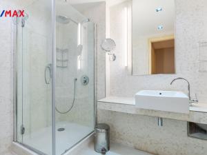 Pronájem bytu 3+kk, Praha - Karlín, Rohanské nábřeží, 117 m2