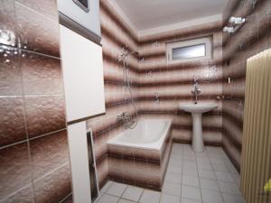 Prodej rodinného domu, Brno - Žebětín, Hostislavova, 190 m2