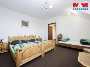 Prodej obchodního prostoru, Zvole, 1860 m2