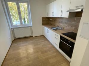 Pronájem bytu 1+1, Opava, Polní, 40 m2
