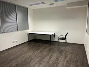 Pronájem kanceláře, Praha - Holešovice, Jankovcova, 279 m2