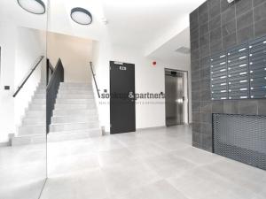 Prodej bytu 2+kk, Praha, Návarovská, 61 m2