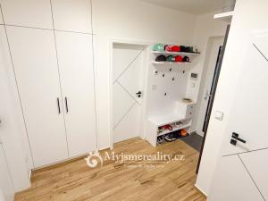 Prodej bytu 4+kk, Hluboké Mašůvky, 89 m2