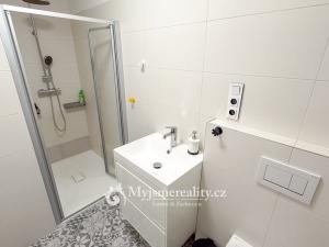 Prodej bytu 4+kk, Hluboké Mašůvky, 89 m2