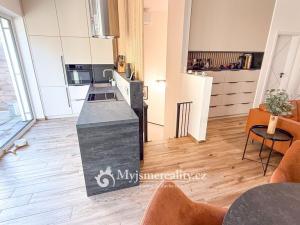 Prodej bytu 4+kk, Hluboké Mašůvky, 89 m2