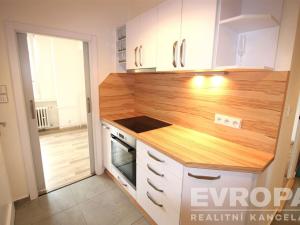 Pronájem bytu 2+1, Praha - Vršovice, Jakutská, 42 m2