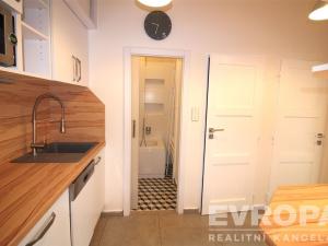 Pronájem bytu 2+1, Praha - Vršovice, Jakutská, 42 m2